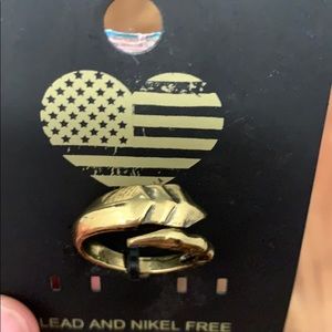 NWT/ Adjustable Alex and Ani ring